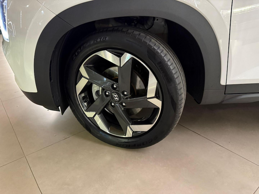 Foto do veículo HYUNDAI CRETA 20A ULTIMTE 2022 24.710 KM 134.000,00