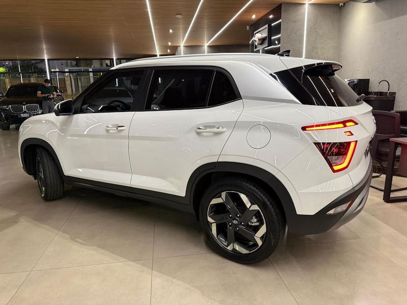 Foto do veículo HYUNDAI CRETA 20A ULTIMTE 2022 24.710 KM 134.000,00