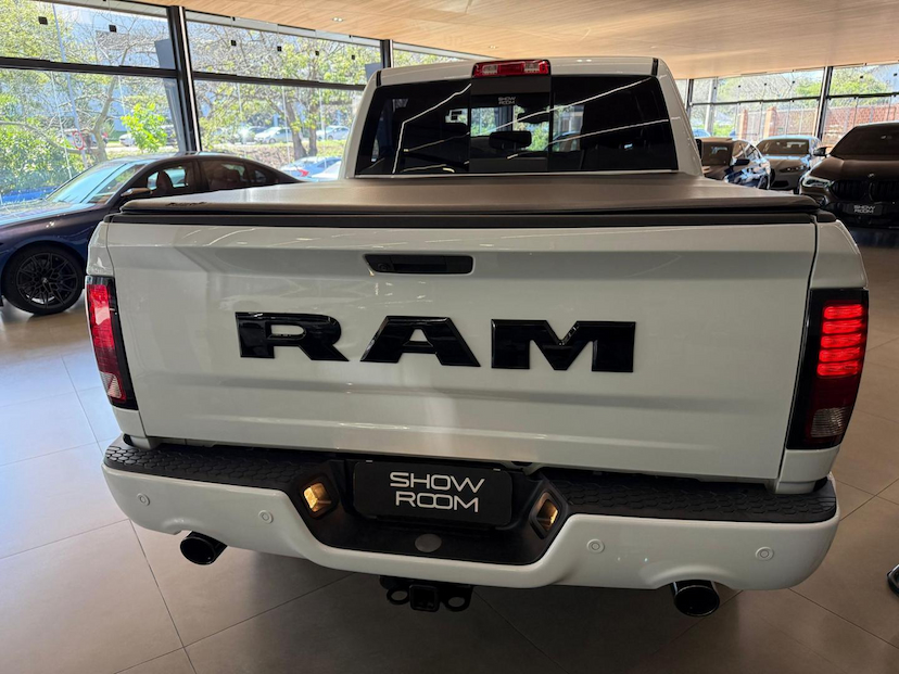 Foto do veículo RAM CLASSIC  LAIE 2023 31.000 KM 285.000,00
