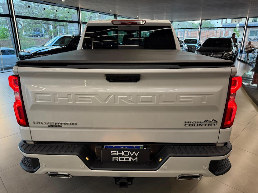 Foto do veículo CHEVROLET SILVERADO  HC 2024 40.000 KM 410.000,00