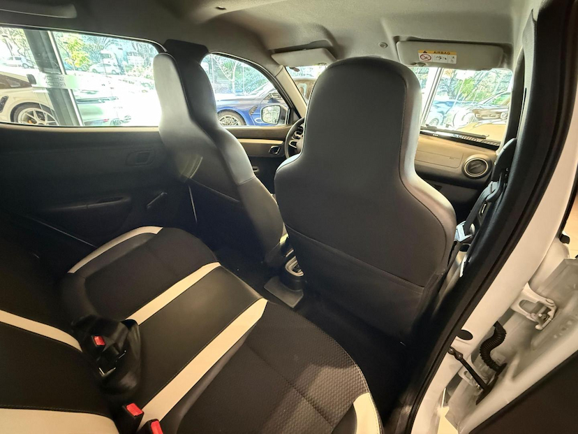 Foto do veículo RENAULT KWID  INTENS 10MT 2019 43.241 KM 45.000,00