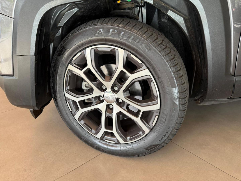 Foto do veículo JEEP RENEGADE  LGTD T270 2023 45.303 KM 102.000,00