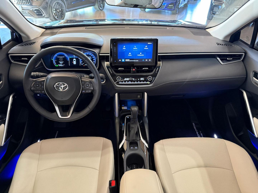 Foto do veículo TOYOTA COROLLA CROSS  XRX HYBRID 2025 7.480 KM 199.000,00
