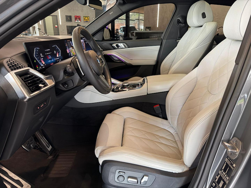 Foto do veículo BMW X6  XDRIVE40I MSP 2024 26.500 KM 540.000,00