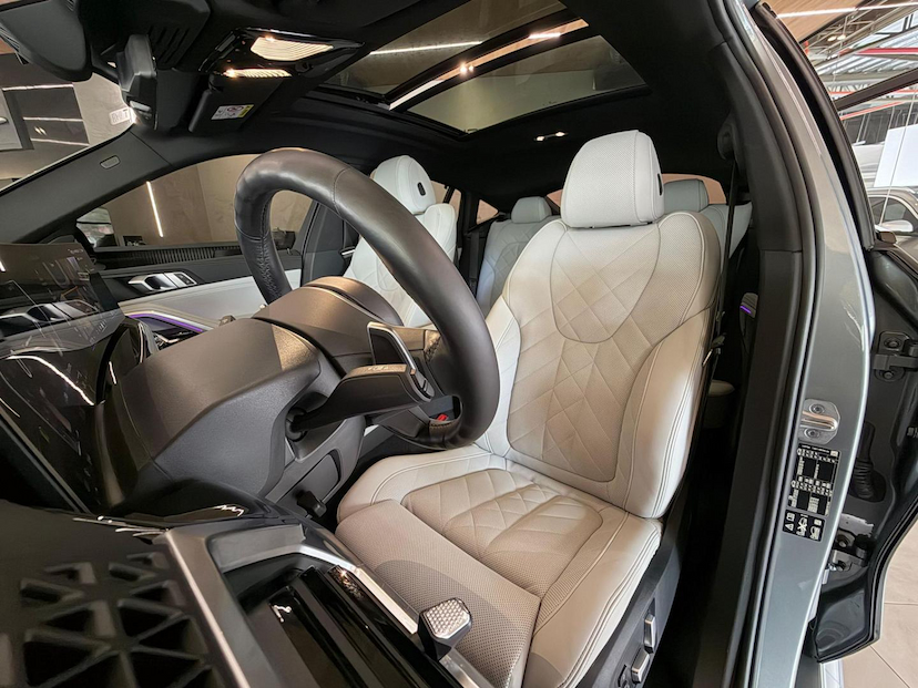 Foto do veículo BMW X6  XDRIVE40I MSP 2024 26.500 KM 540.000,00