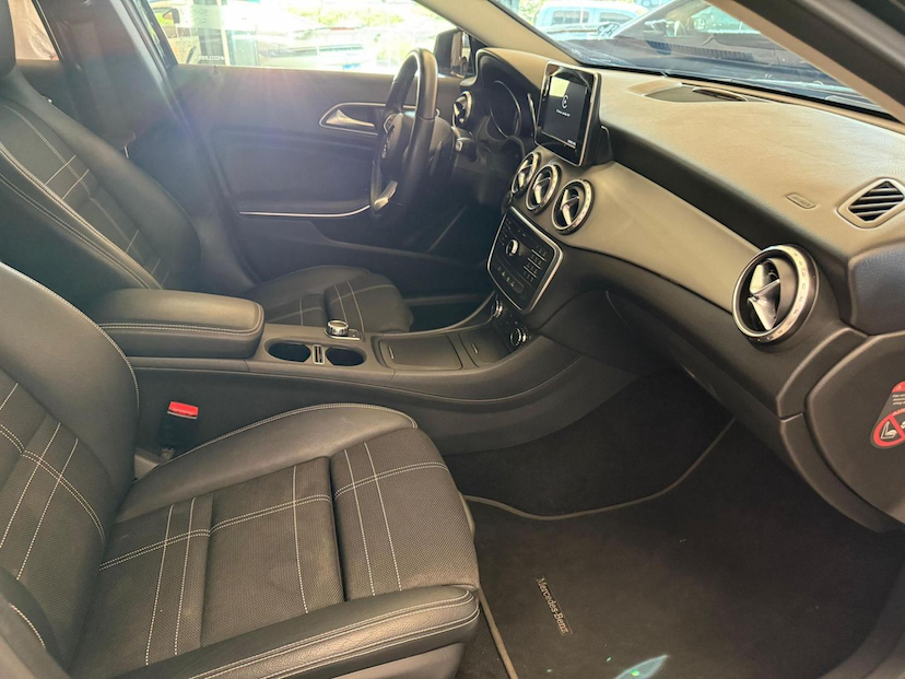Foto do veículo MERCEDES-BENZ GLA 200 GLA200FF 2017 52.377 KM 110.000,00