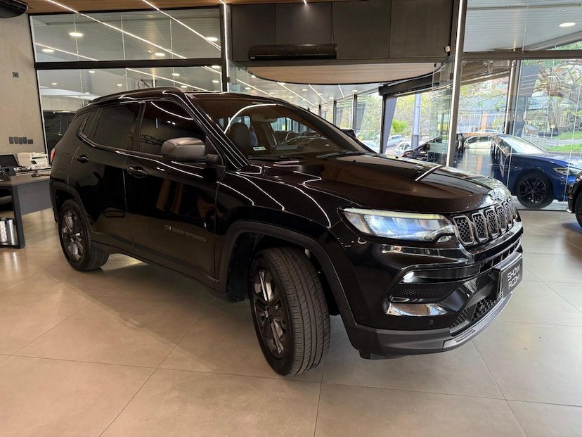 Foto do veículo JEEP COMPASS  LONG TF 2022 62.800 KM 135.000,00