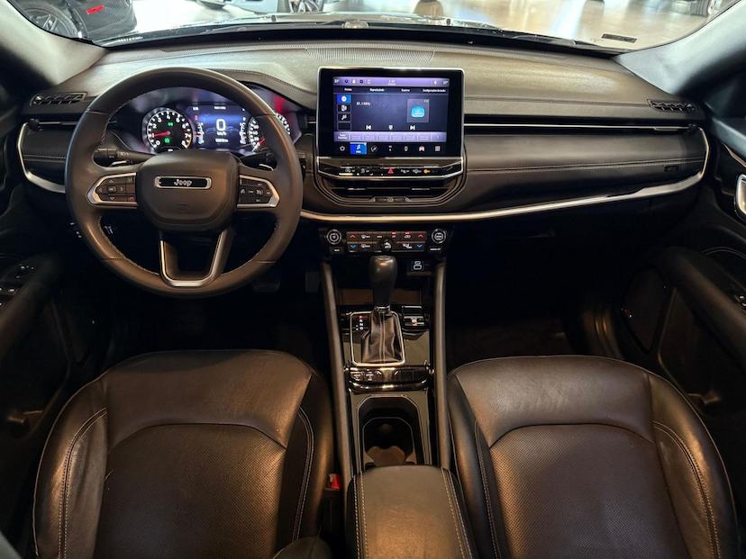 Foto do veículo JEEP COMPASS  LONG TF 2022 62.800 KM 135.000,00