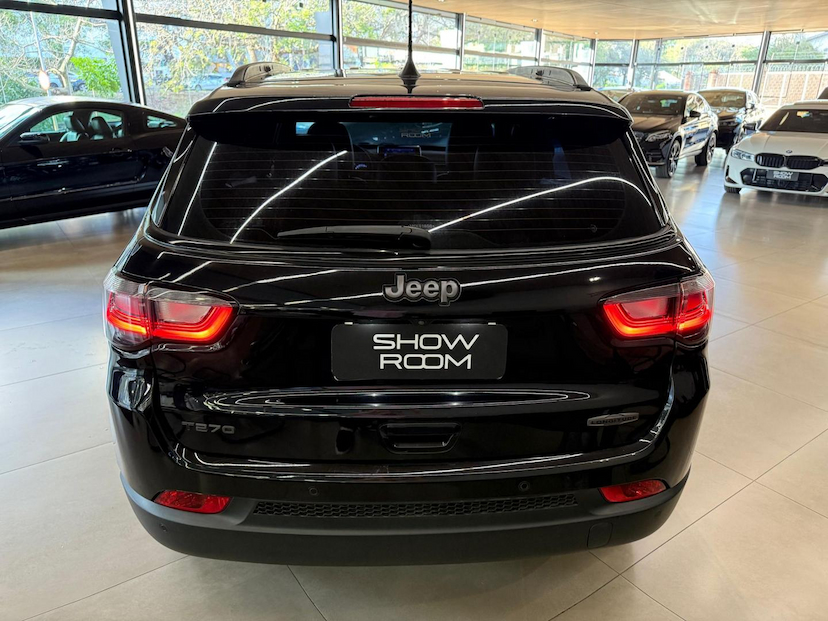 Foto do veículo JEEP COMPASS  LONG TF 2022 62.800 KM 135.000,00