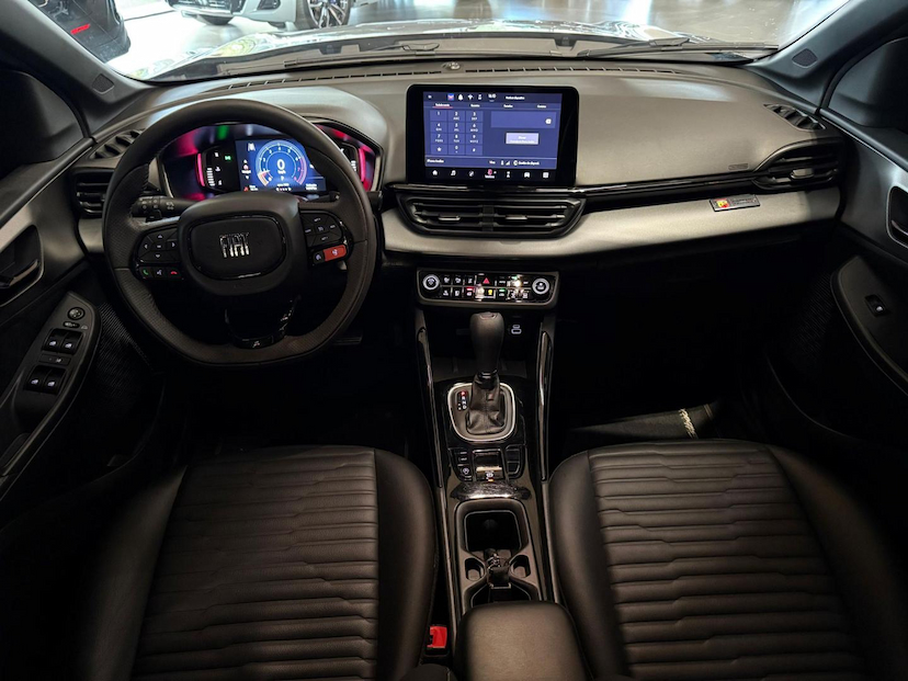 Foto do veículo FIAT FASTBACK  TURBO 270 2023 15.000 KM 122.000,00
