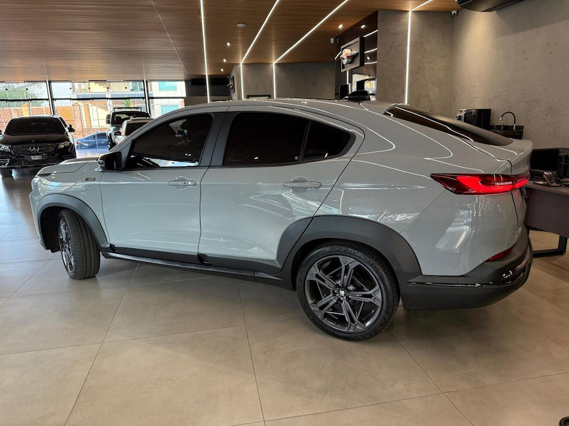 Foto do veículo FIAT FASTBACK  TURBO 270 2023 15.000 KM 122.000,00