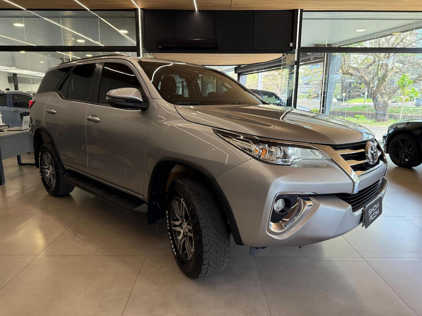 Foto do veículo TOYOTA HILUX  SWSR A2GF 2018 83.802 KM 173.000,00