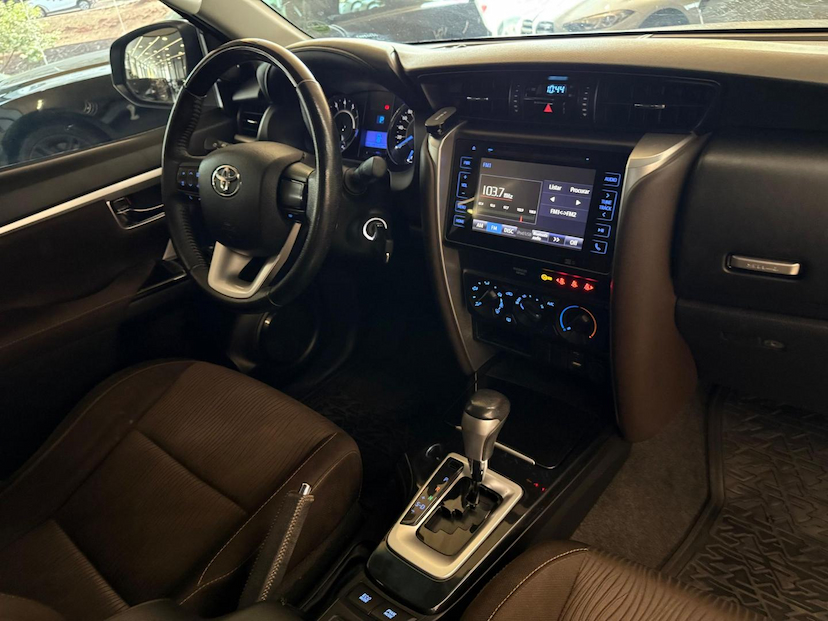 Foto do veículo TOYOTA HILUX  SWSR A2GF 2018 83.802 KM 173.000,00