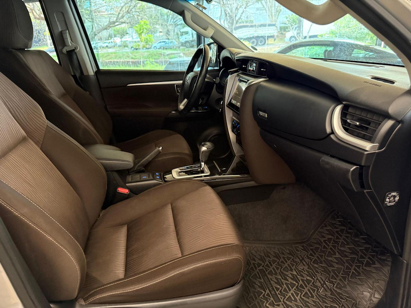 Foto do veículo TOYOTA HILUX  SWSR A2GF 2018 83.802 KM 173.000,00