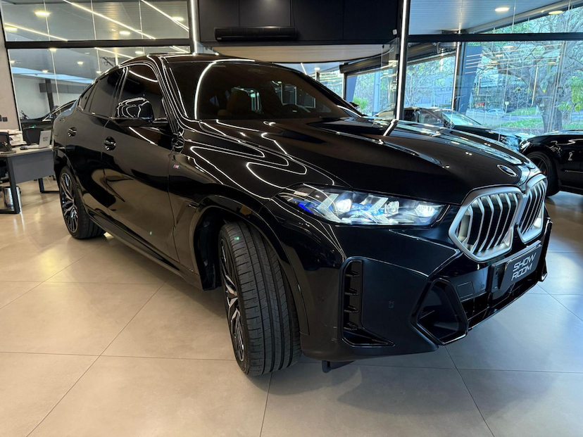 Foto do veículo BMW X6  XDRIVE40I MSP 2025 4.360 KM 729.000,00
