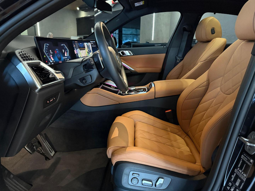 Foto do veículo BMW X6  XDRIVE40I MSP 2025 4.360 KM 729.000,00
