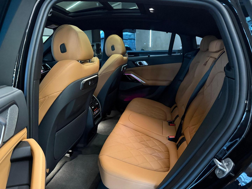 Foto do veículo BMW X6  XDRIVE40I MSP 2025 4.360 KM 729.000,00