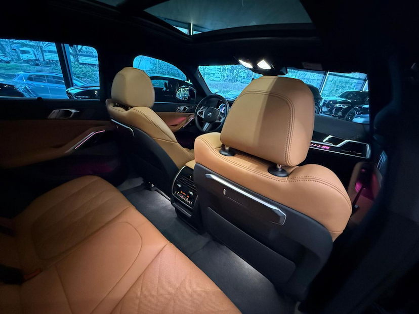 Foto do veículo BMW X6  XDRIVE40I MSP 2025 4.360 KM 729.000,00