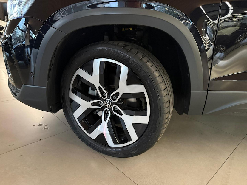 Foto do veículo VOLKSWAGEN TAOS  HL TSI 2023 29.000 KM 160.000,00