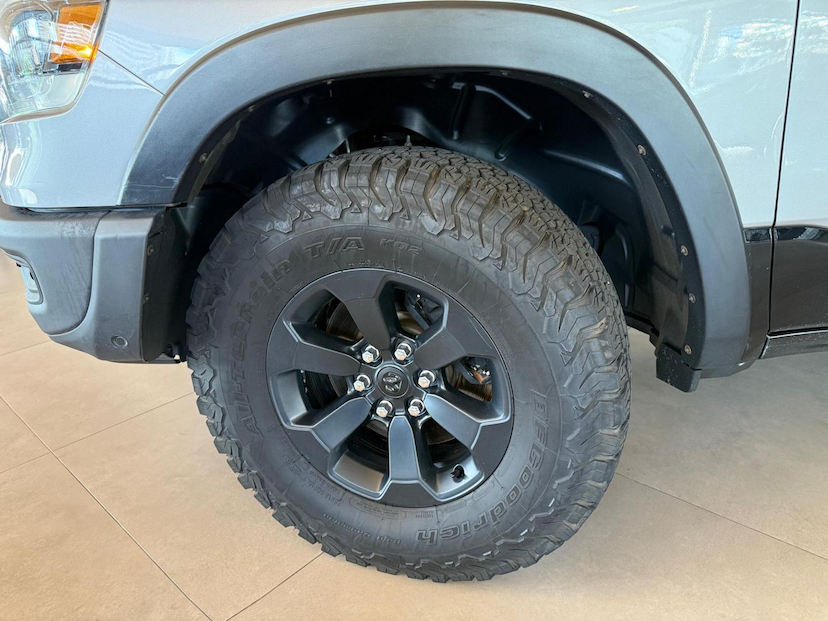 Foto do veículo RAM 1500  REBEL HEMI 2022 95.300 KM 299.000,00
