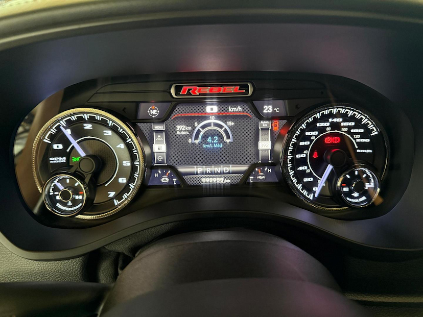 Foto do veículo RAM 1500  REBEL HEMI 2022 95.300 KM 299.000,00