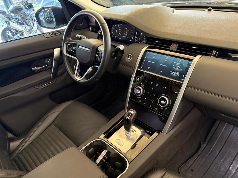 Foto do veículo LAND ROVER DISCOVERY DISC SPT D200 SE 2022 36.471 KM 249.000,00