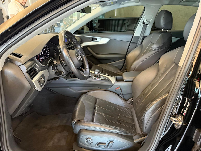 Foto do veículo AUDI A4  2.0TFSI 2018 77.393 KM 129.000,00