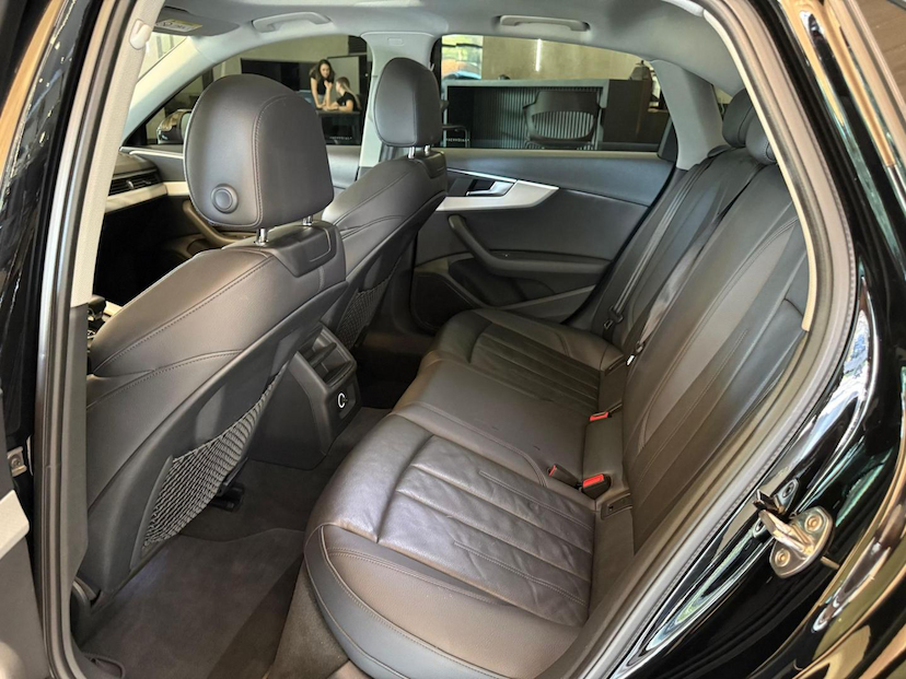 Foto do veículo AUDI A4  2.0TFSI 2018 77.393 KM 129.000,00