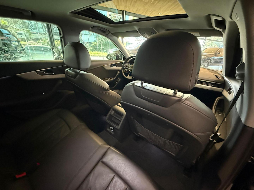 Foto do veículo AUDI A4  2.0TFSI 2018 77.393 KM 129.000,00