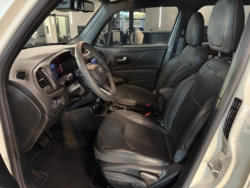 Foto do veículo JEEP RENEGADE  S T2704X4 2022 10.000 KM 115.000,00