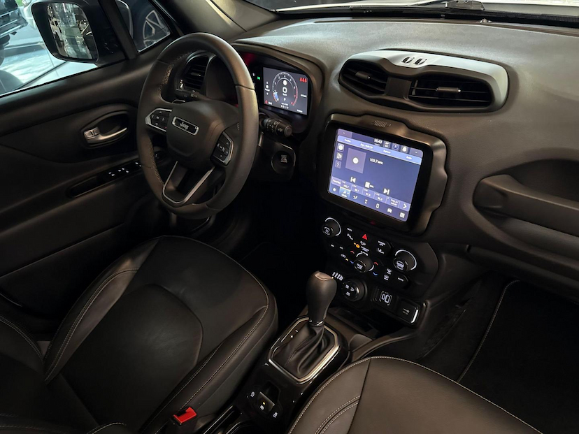 Foto do veículo JEEP RENEGADE  S T2704X4 2022 10.000 KM 115.000,00