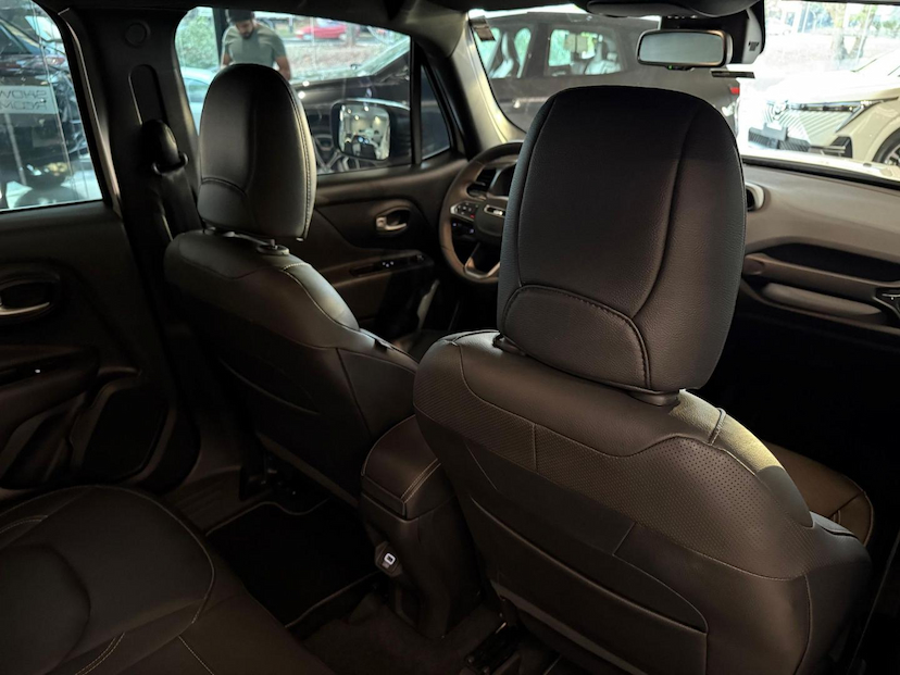Foto do veículo JEEP RENEGADE  S T2704X4 2022 10.000 KM 115.000,00