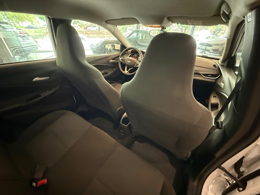 Foto do veículo CHEVROLET ONIX  10MT LT2 2024 50.000 KM 68.000,00