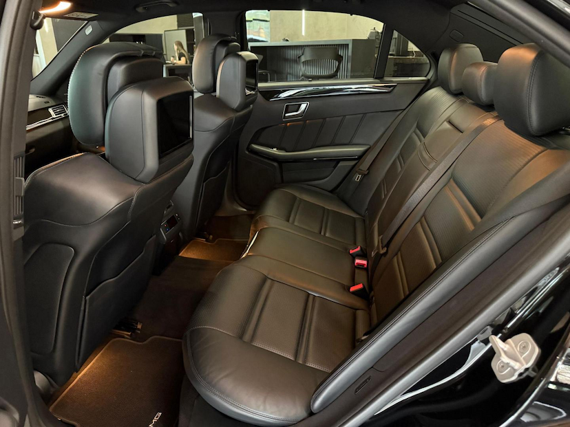 Foto do veículo MERCEDES-BENZ E 63 AMG  2014 56.428 KM 260.000,00