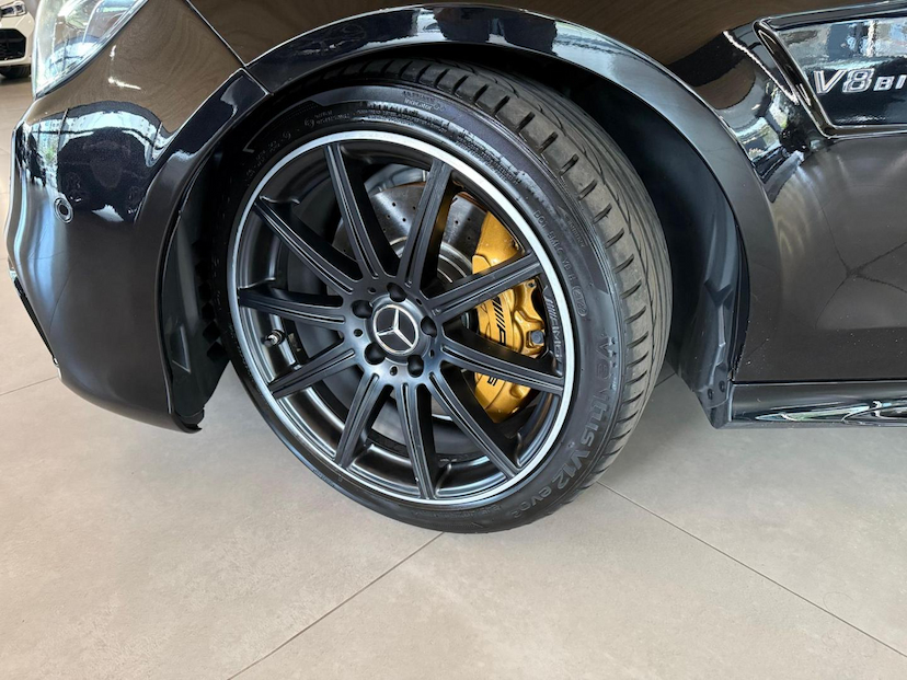 Foto do veículo MERCEDES-BENZ E 63 AMG  2014 56.428 KM 260.000,00