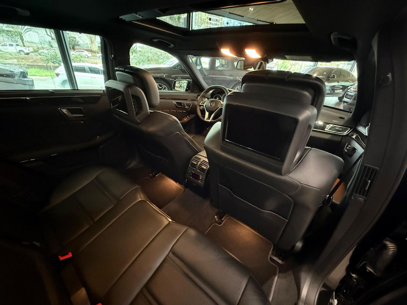 Foto do veículo MERCEDES-BENZ E 63 AMG  2014 56.428 KM 260.000,00