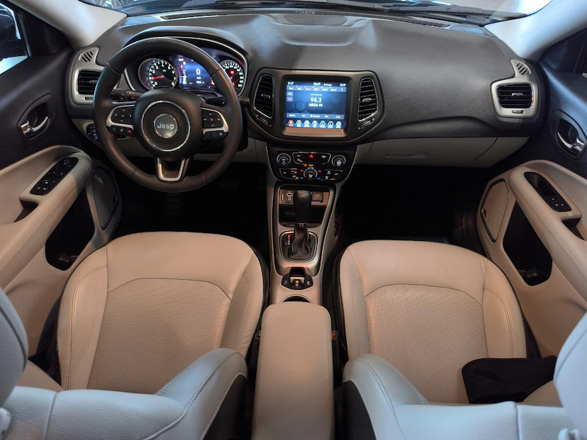 Foto do veículo JEEP COMPASS  LONGITUDE F 2019 40.548 KM 99.000,00