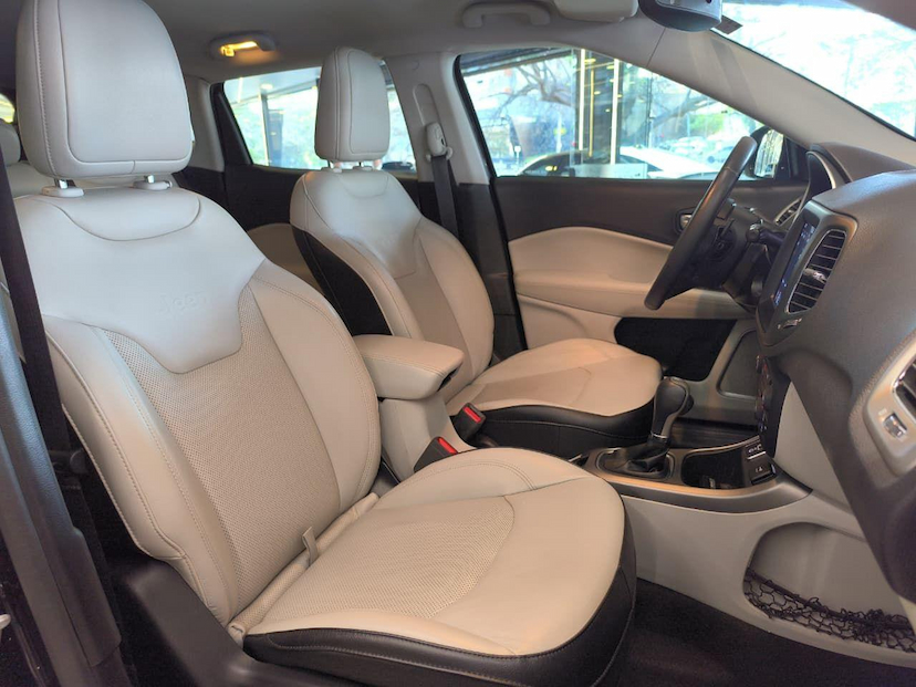 Foto do veículo JEEP COMPASS  LONGITUDE F 2019 40.548 KM 99.000,00
