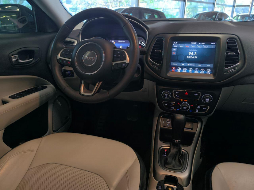 Foto do veículo JEEP COMPASS  LONGITUDE F 2019 40.548 KM 99.000,00