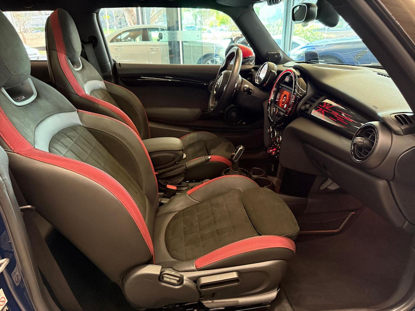 Foto do veículo MINI JOHN COOPER WORKS HATCH JCW 3P 2019 12.684 KM 169.000,00