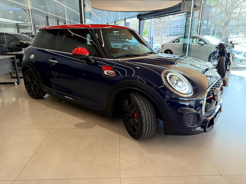 Foto do veículo MINI JOHN COOPER WORKS HATCH JCW 3P 2019 12.684 KM 169.000,00