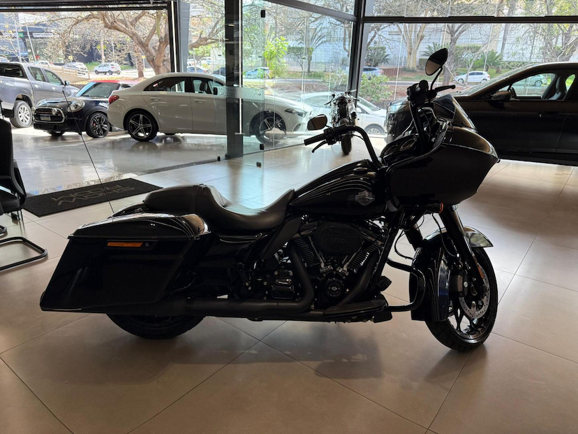 Foto do veículo HARLEY-DAVIDSON ROAD GLIDE LIMITED  GLIDE SPECIAL 2021 1.469 KM 129.000,00