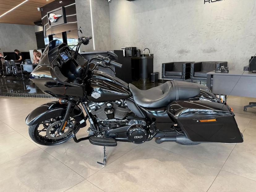 Foto do veículo HARLEY-DAVIDSON ROAD GLIDE LIMITED  GLIDE SPECIAL 2021 1.469 KM 129.000,00
