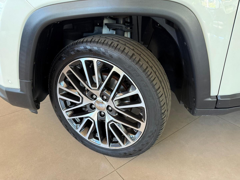 Foto do veículo JEEP COMPASS  LIMITED TF 2022 57.996 KM 0,00