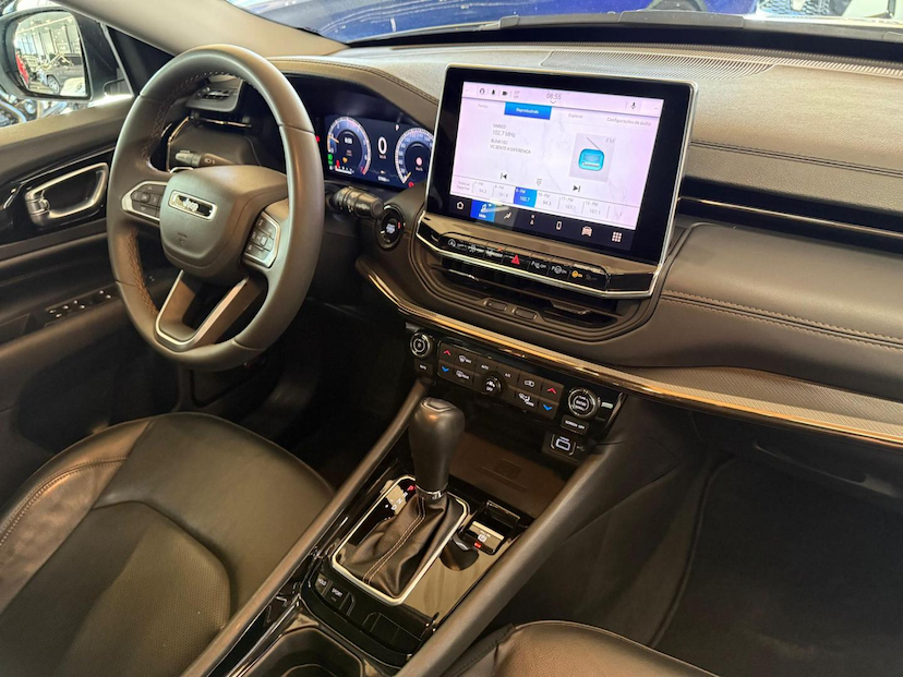 Foto do veículo JEEP COMPASS  LIMITED TF 2022 57.996 KM 0,00