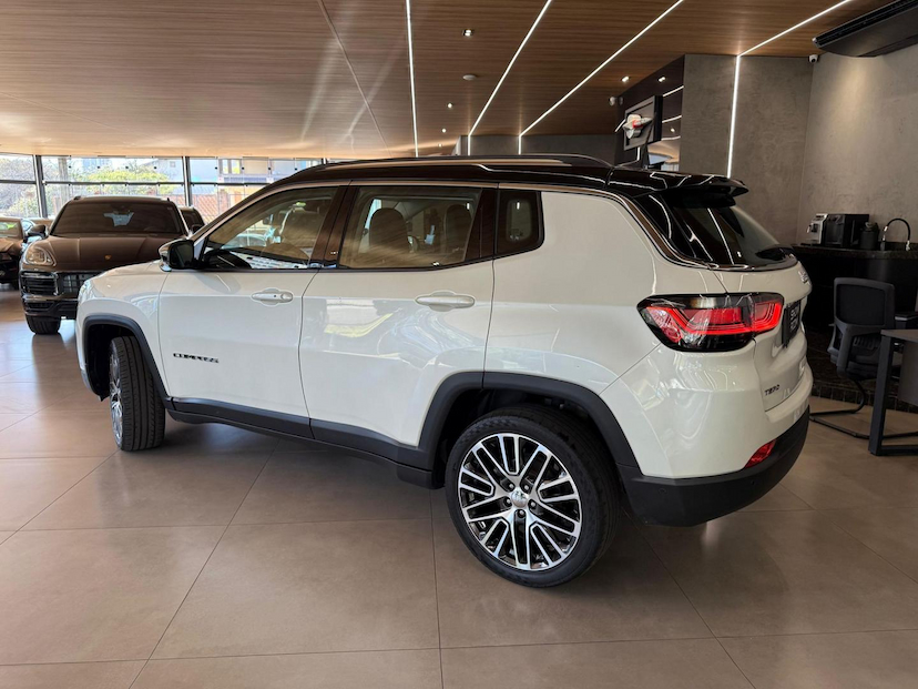 Foto do veículo JEEP COMPASS  LIMITED TF 2022 57.996 KM 0,00