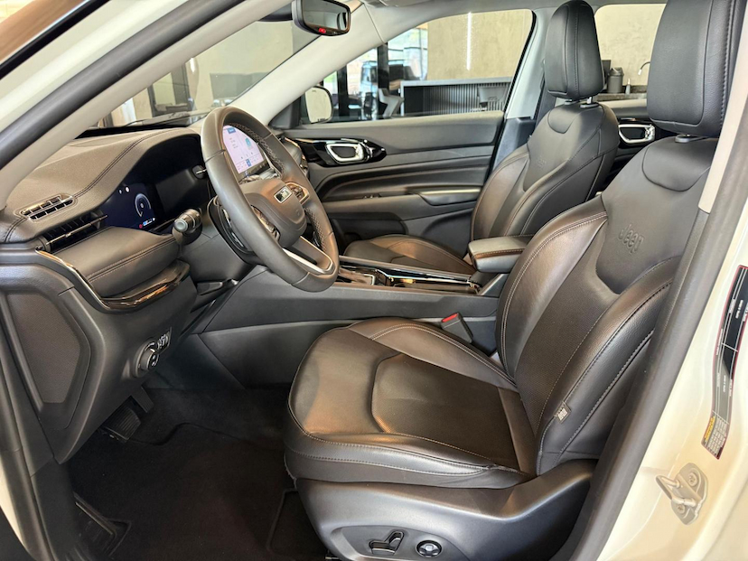 Foto do veículo JEEP COMPASS  LIMITED TF 2022 57.996 KM 0,00
