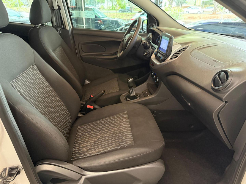 Foto do veículo FORD KA  SE PLUS 1.0 HA C 2021 27.433 KM 53.000,00