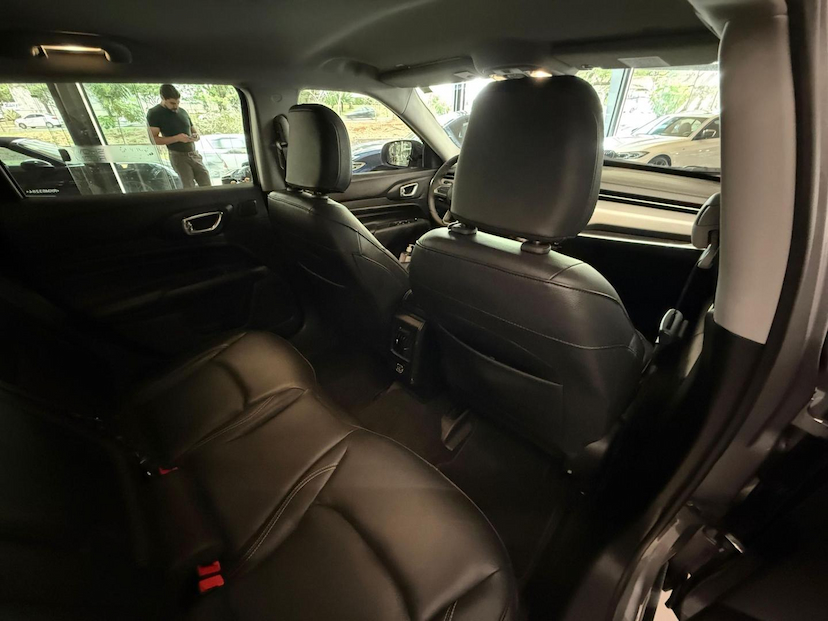 Foto do veículo JEEP COMPASS  LONG TF 2024 44.300 KM 140.000,00