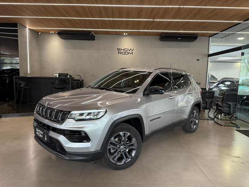 Foto do veículo JEEP COMPASS  LONG TF 2024 44.300 KM 140.000,00